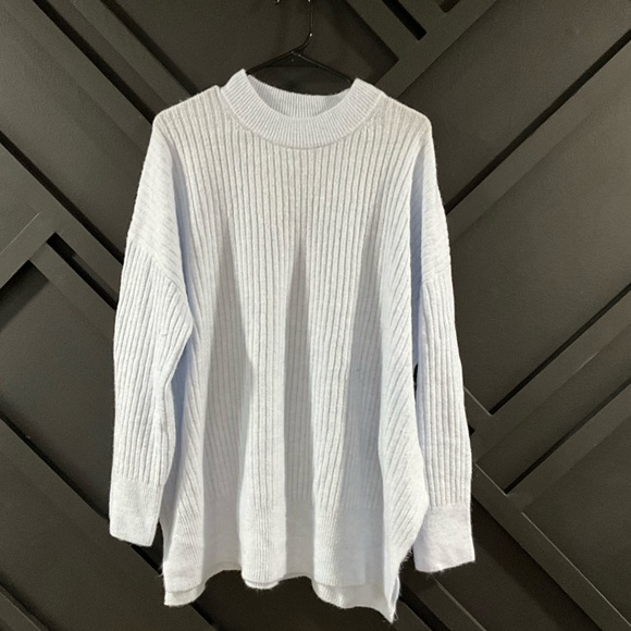 H&M -Beautiful light blue sweater! - Picture 4 of 4